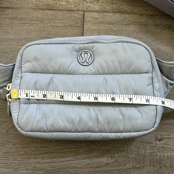 Lululemon Athletica Light Gray Belt Bag - Picture 2 of 5